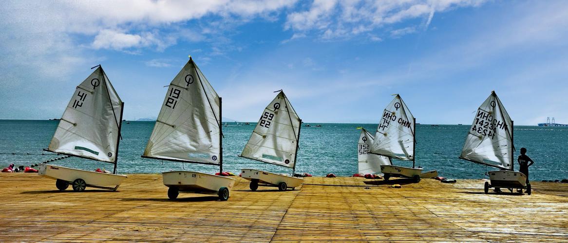 游泳馆进行 游泳馆进行